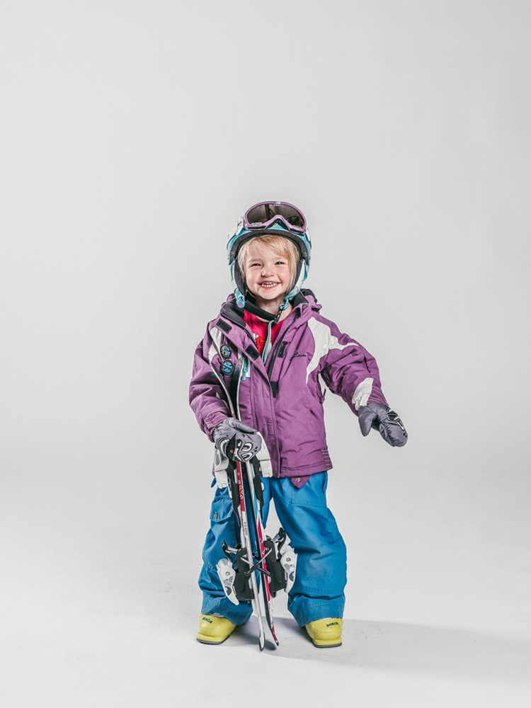 Oxygène Ski & Snowboard School Little Girl Skier 4