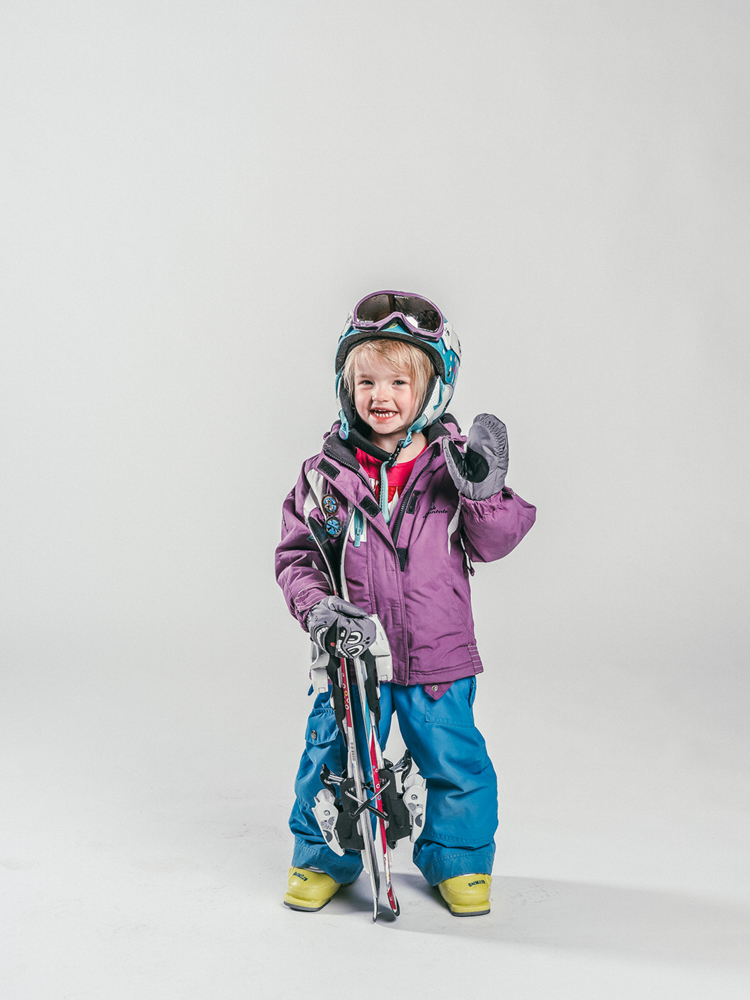 Oxygène Ski & Snowboard School Little Girl Skier 3